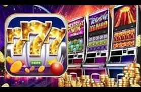mmk slot အက်ပ် မြန်မာ ဖုန်းဖြင့် ကစားနေသော မြင်ကွင်း